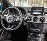 radio mercedes clase b 2015.jpg